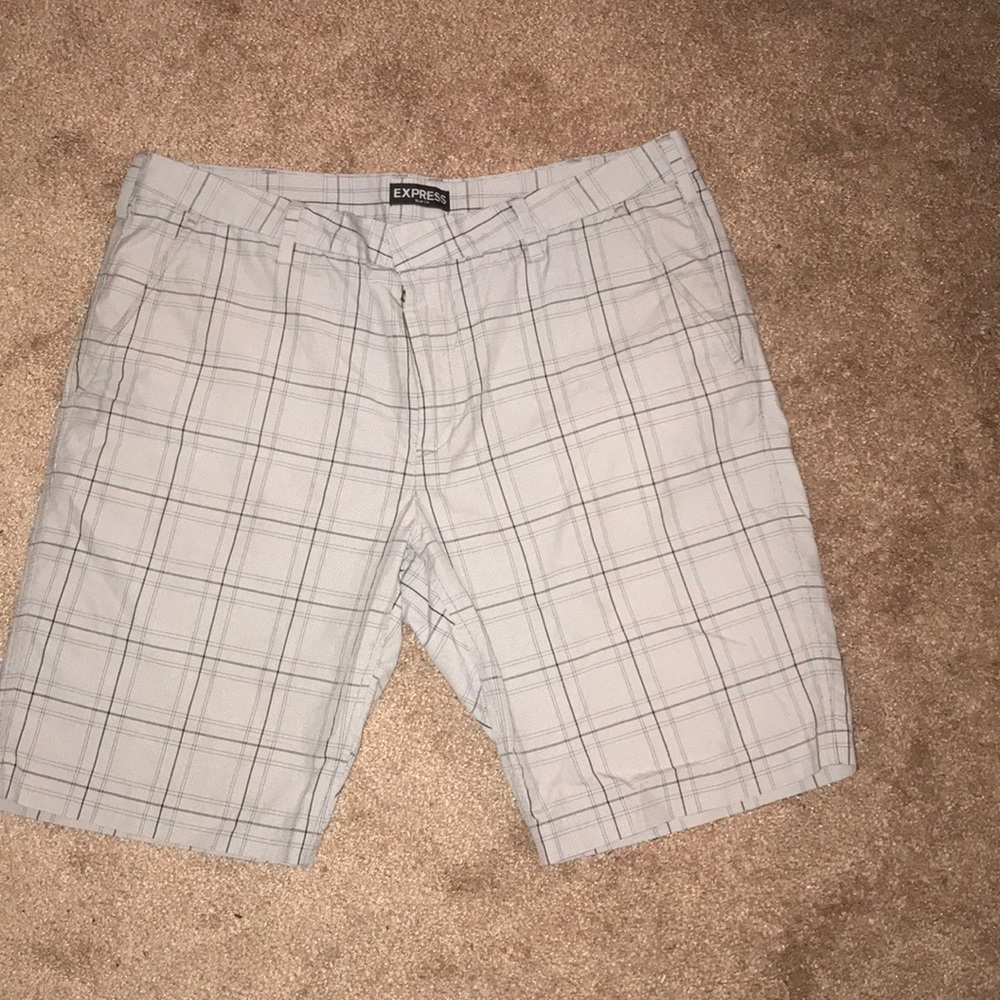 Express men’s slim fit shorts
